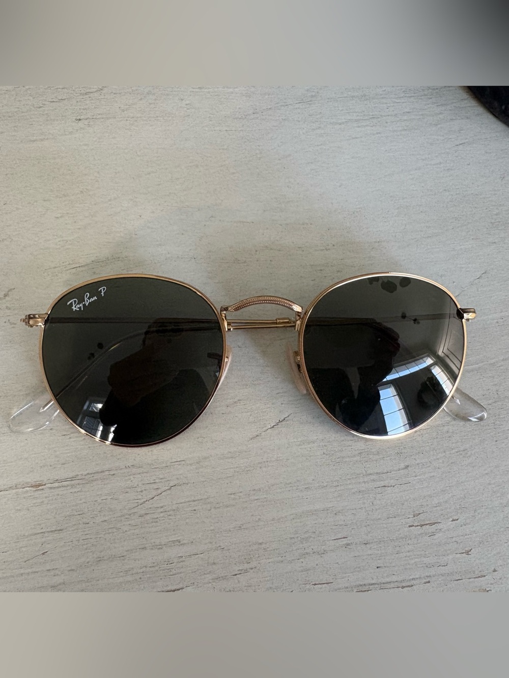 Ray-Ban RB3647N Round Double Bridge, with the polished Arista Gold metal frame